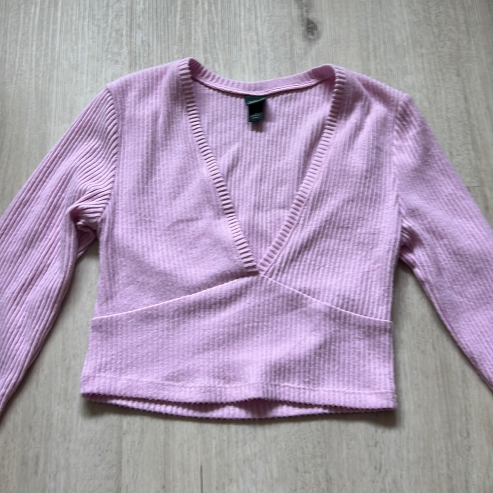 Pink v neck crop top in size xs